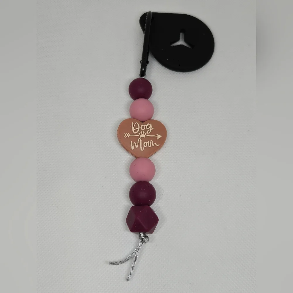 NWT Handcrafted Beaded Dog Dog Mom Heart Poop Bag Holder